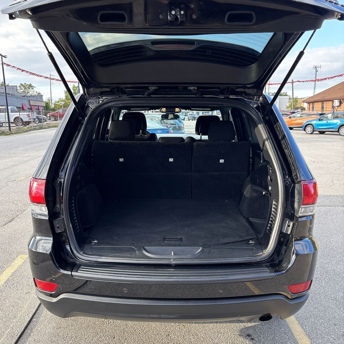 2020 Jeep Grand Cherokee Laredo